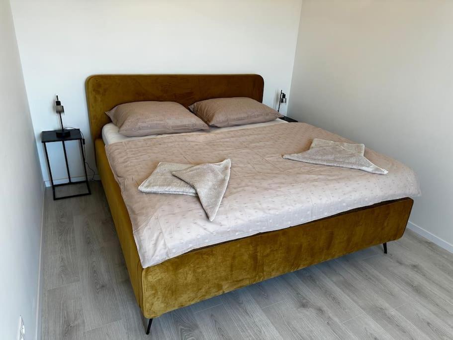 Cozy Apartment Near City Centrum And Bratislava Airport Kültér fotó