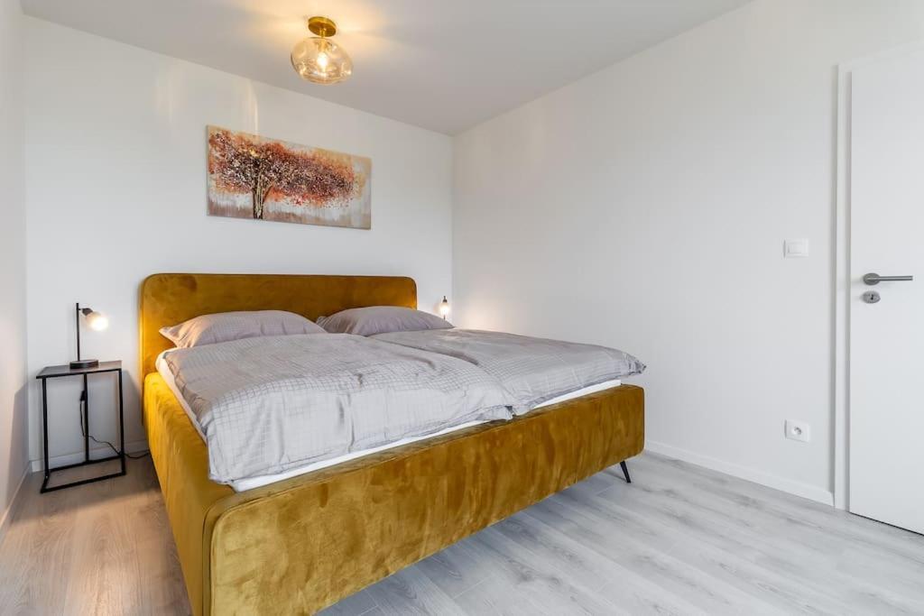Cozy Apartment Near City Centrum And Bratislava Airport Kültér fotó