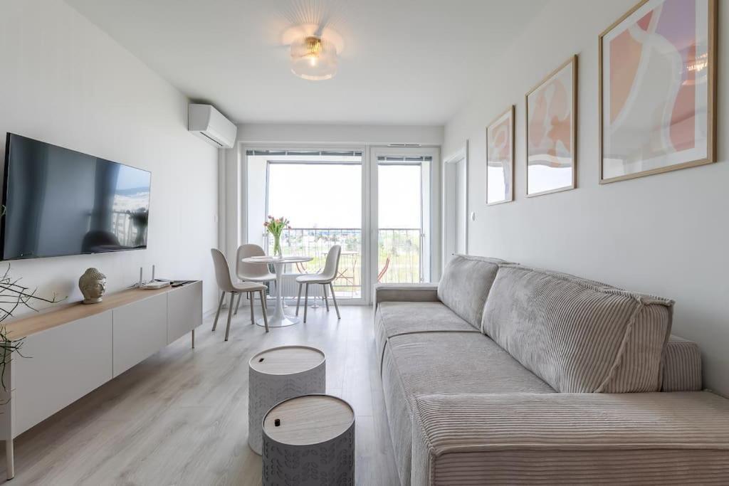 Cozy Apartment Near City Centrum And Bratislava Airport Kültér fotó