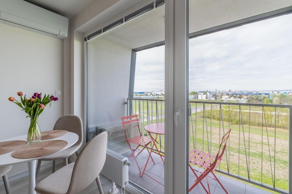 Cozy Apartment Near City Centrum And Bratislava Airport Kültér fotó